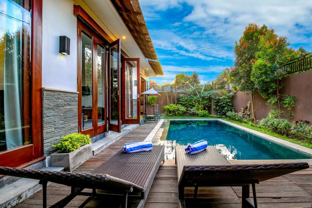 Villa Gayatri Seminyak Esterno foto