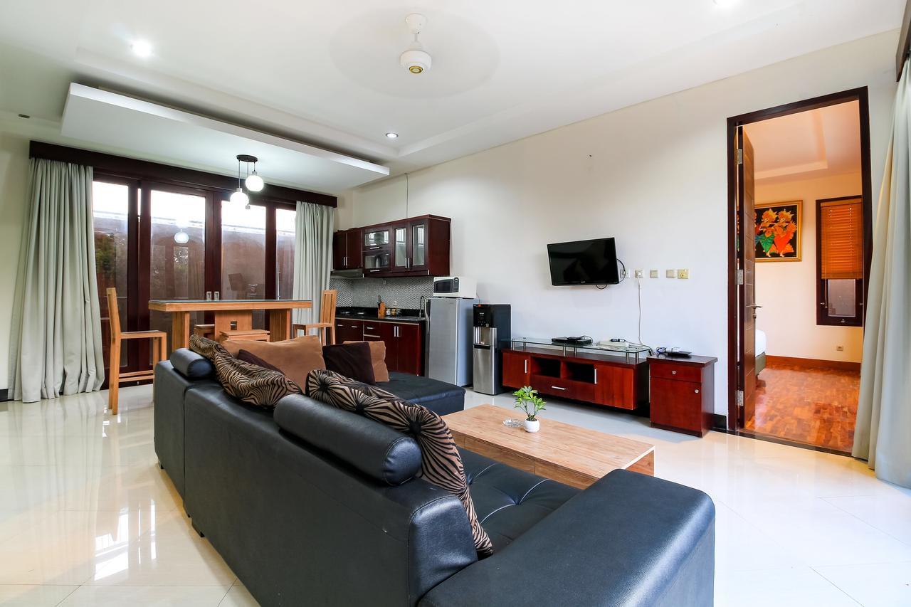 Villa Gayatri Seminyak Esterno foto